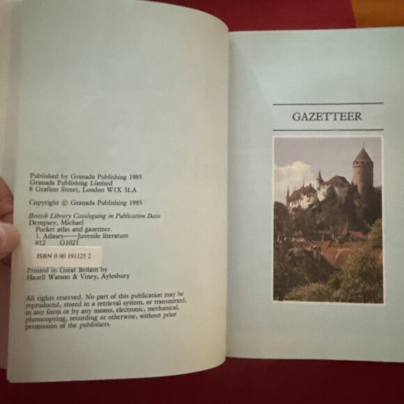 The Collins Concise Atlas & Gazetteer World Maps Facts and Figures - Picture 9 of 9